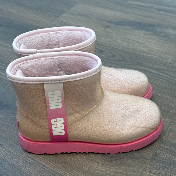 Authentic UGG Classic Clear Mini II Gradient Waterproof Women Winter/Rain Boots - Picture 4 of 15